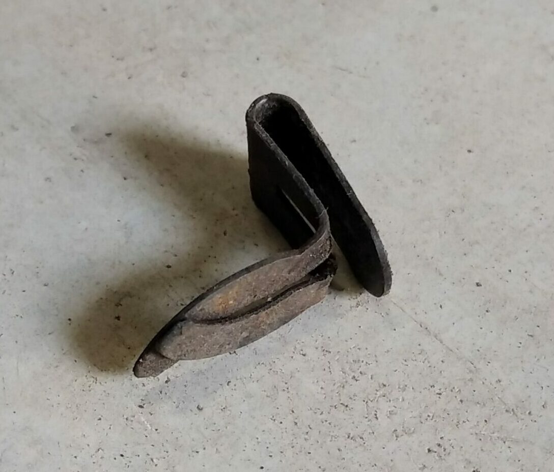 Agrafe panneau de porte (lot de 8)