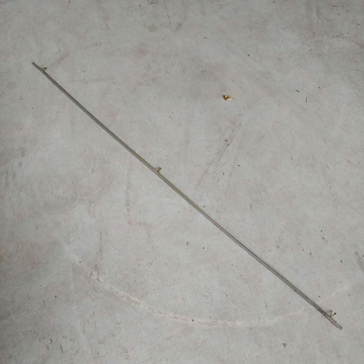 Baguette de porte alu avant