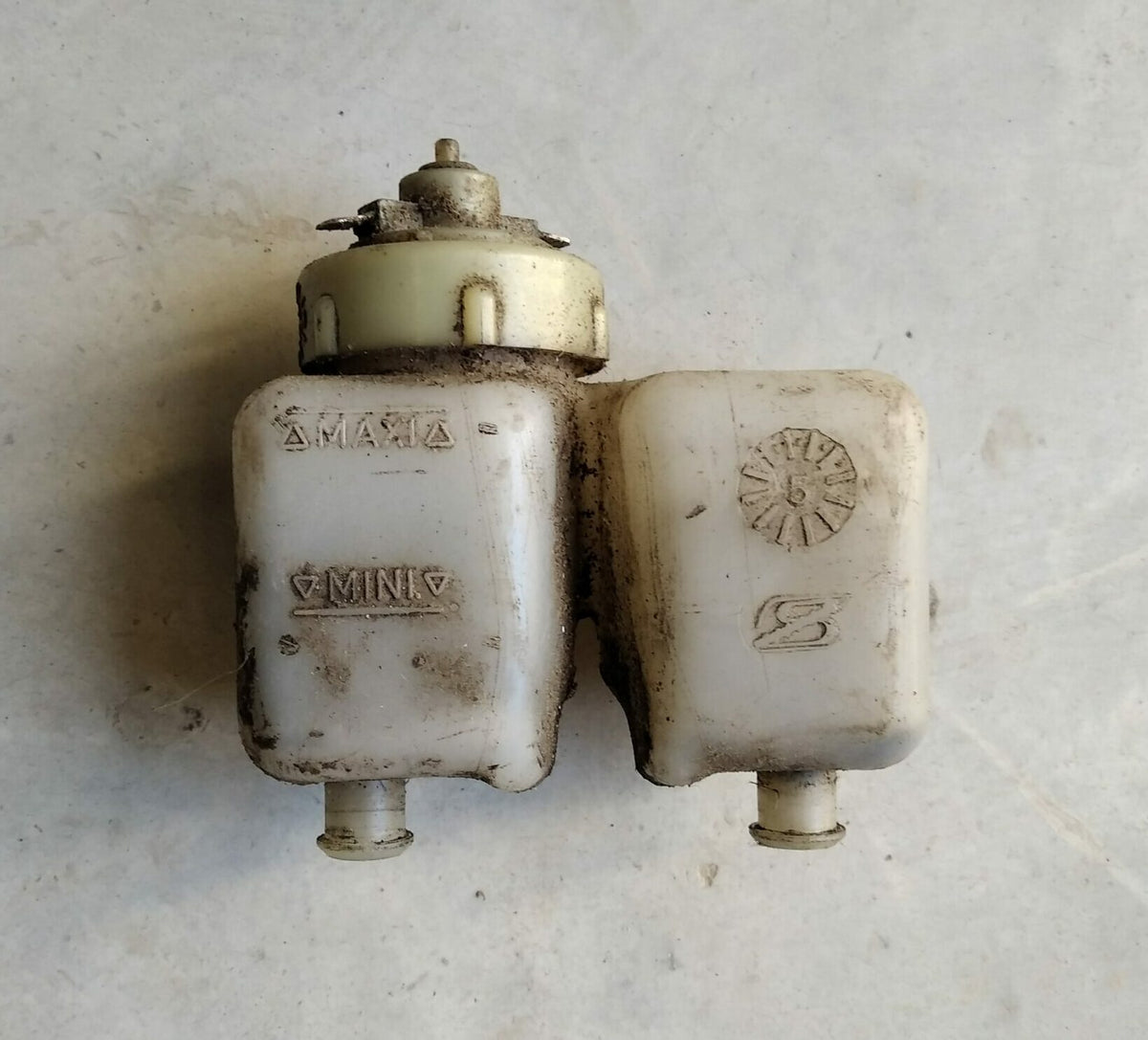 Bocal liquide de frein double circuit DOT4