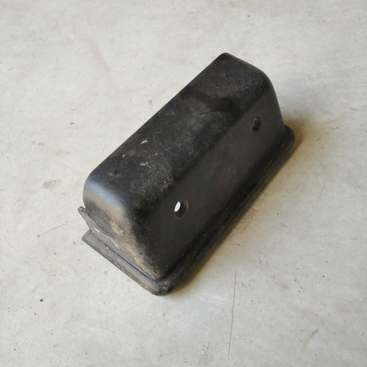 Cache serrure sur montant intérieur