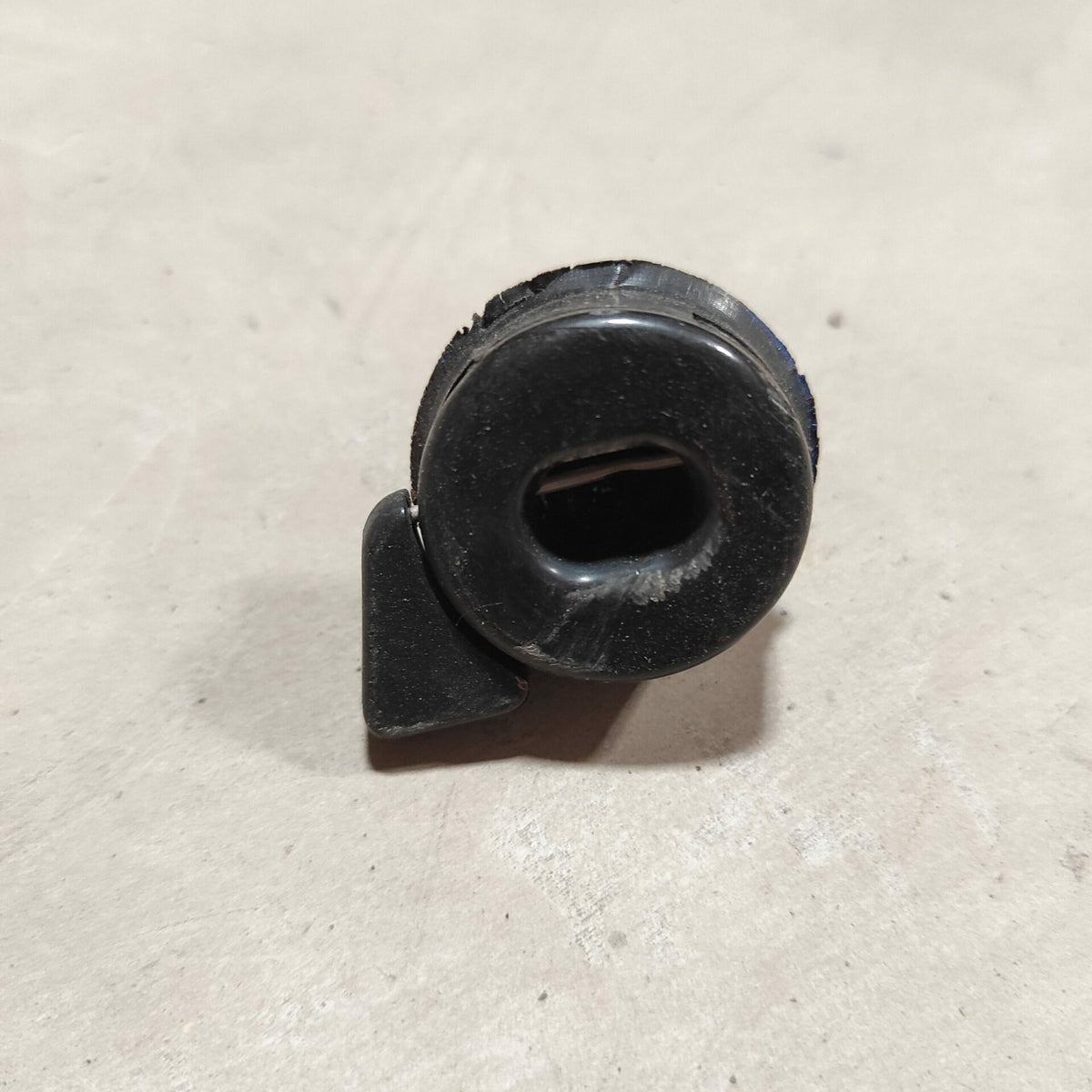 Clips de verrouillage fenêtre avant gauche