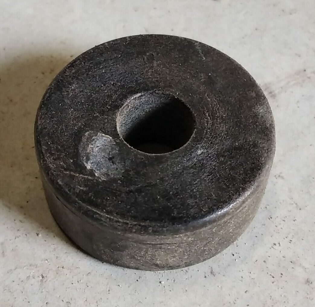 Entretoise ronde fixation réservoir