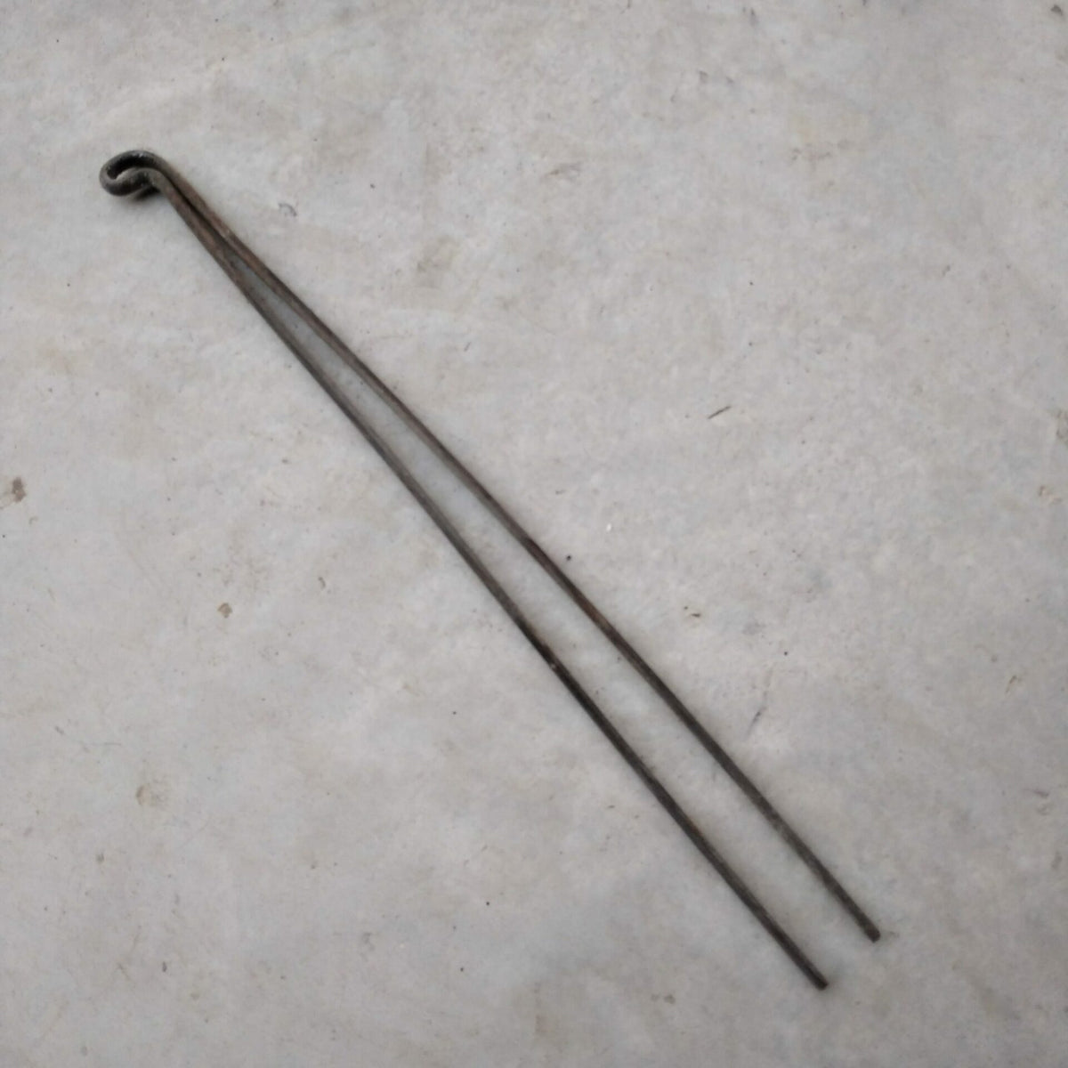 Goupille de verrouillage glissière capot avant