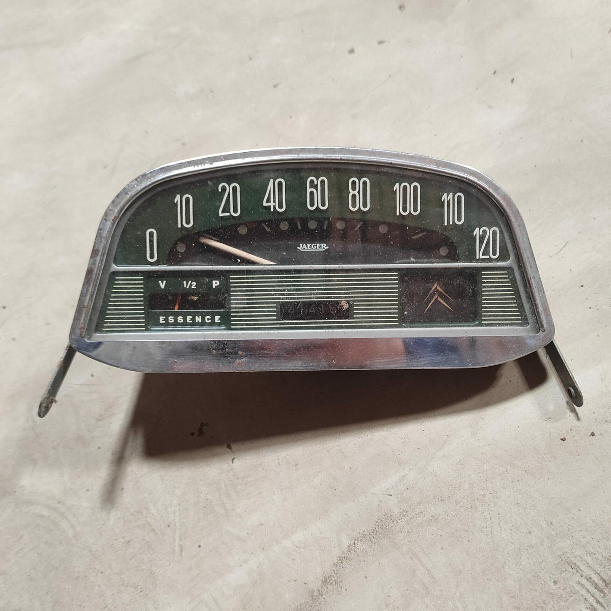 Grand compteur 6V fond vert Jaeger ou Veglia