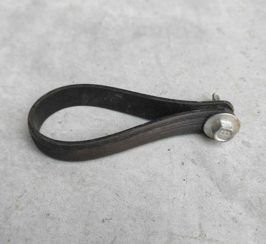 Lanière retenue ceinture avant