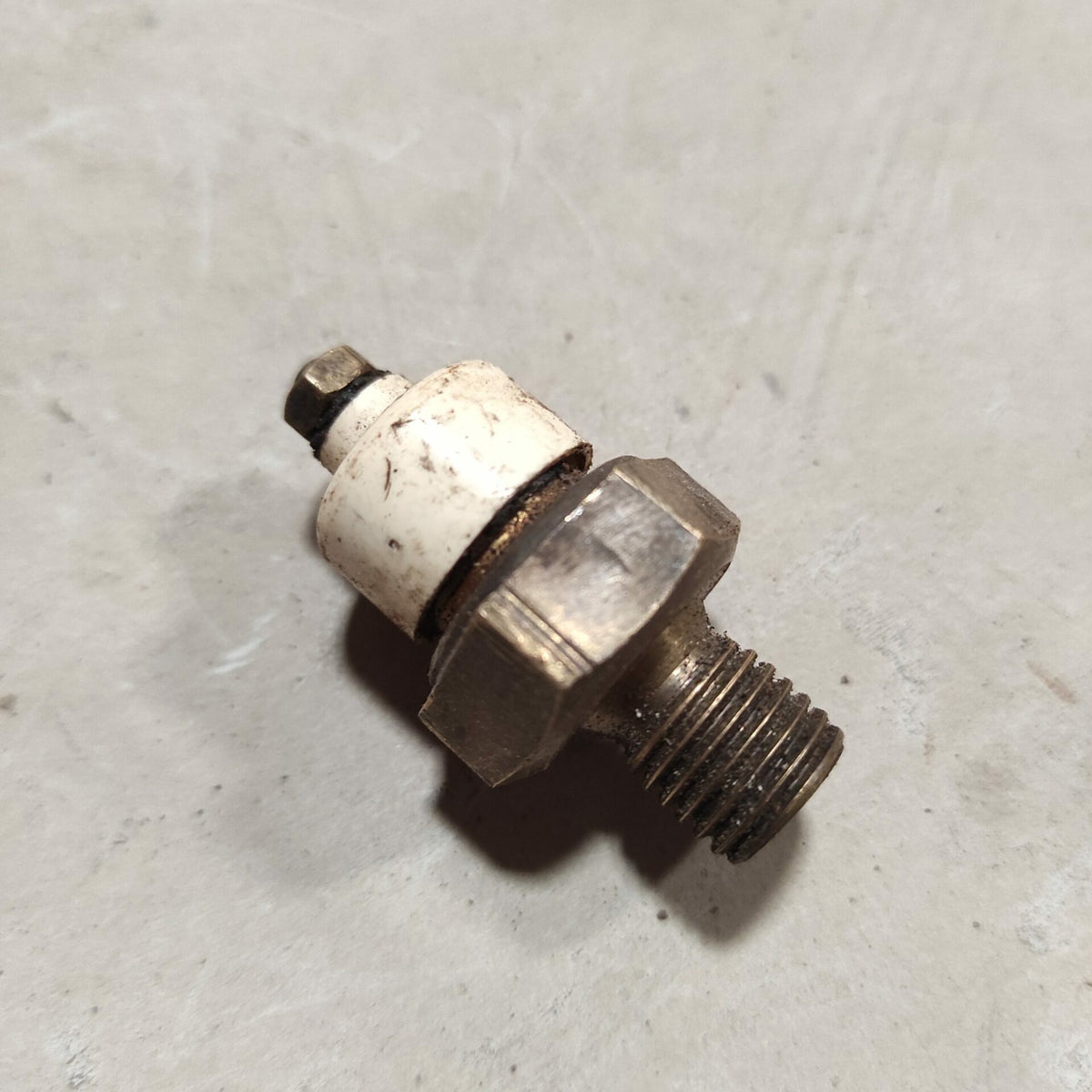 Mano contact de pression d'huile 12V