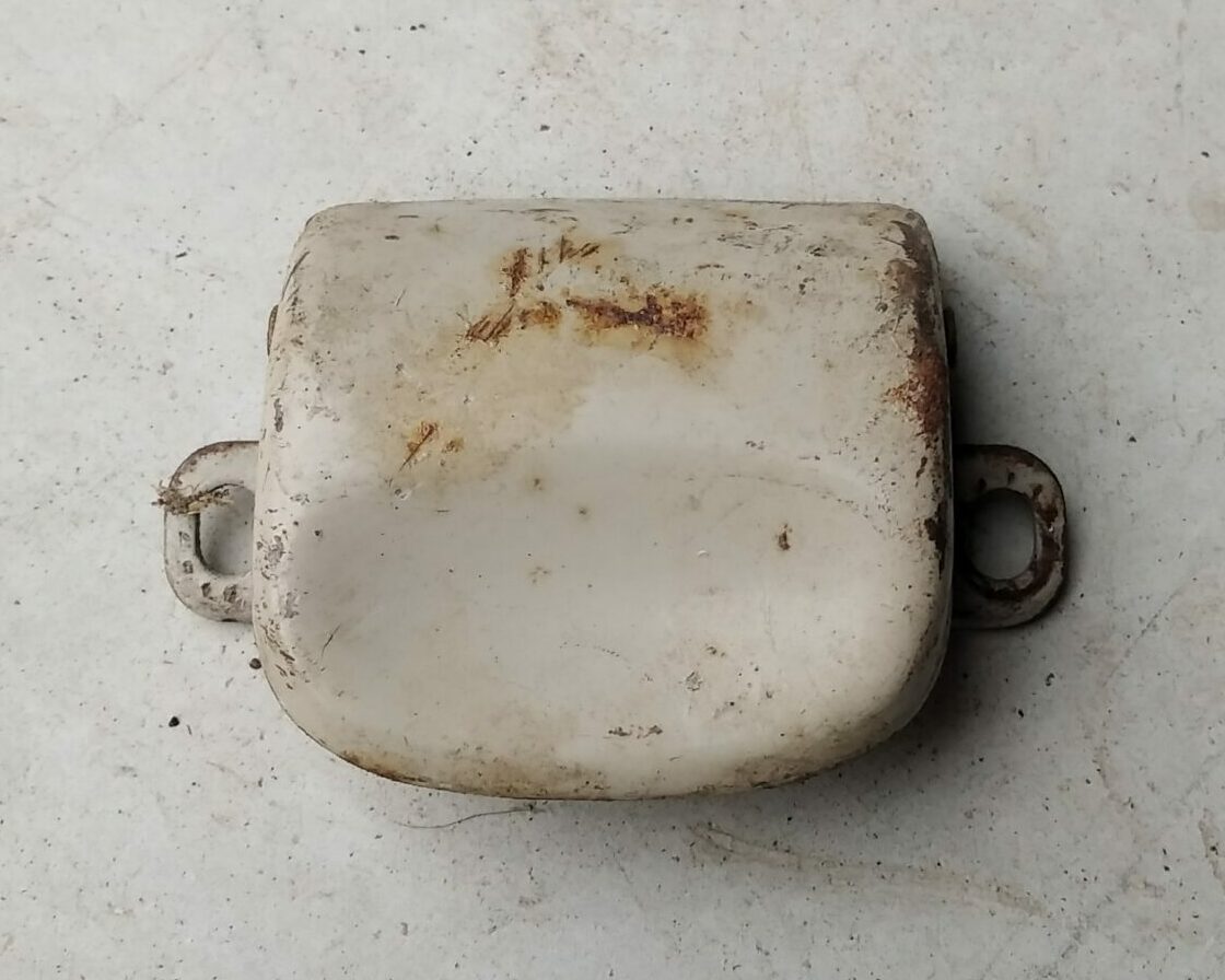 Pince de verrouillage fenêtres avant
