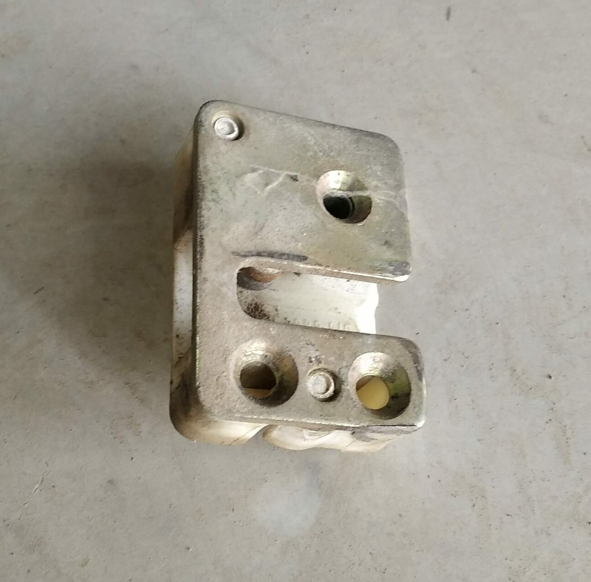 Platine de serrure plastique nouveau modèle gauche