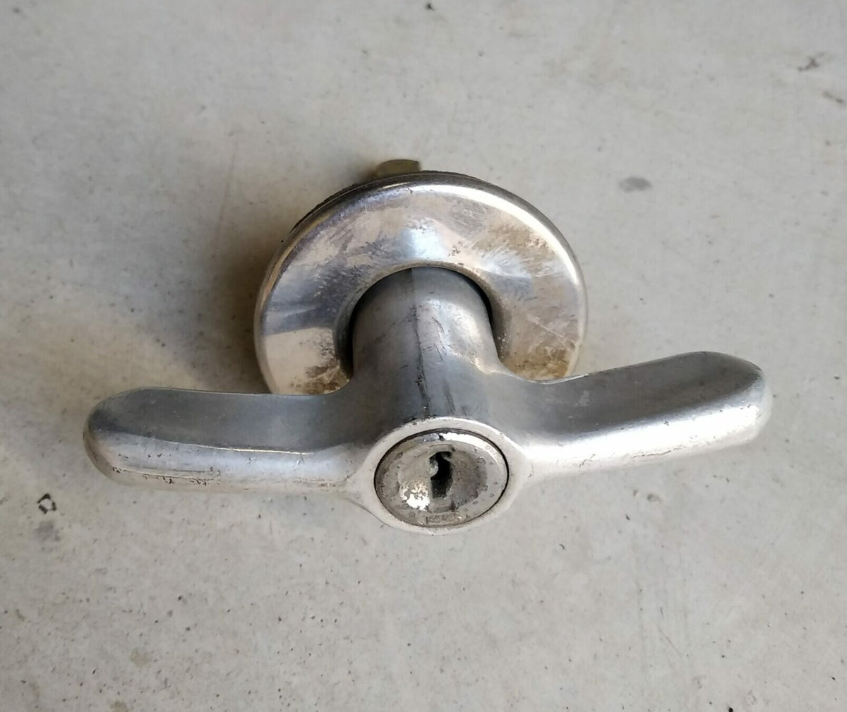 Poignées extérieure de coffre arrière ancien modèle