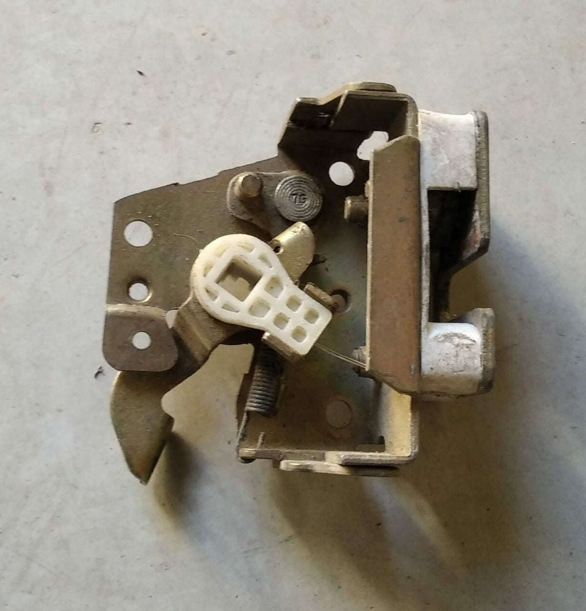 Serrure avant droite nouveau modèle