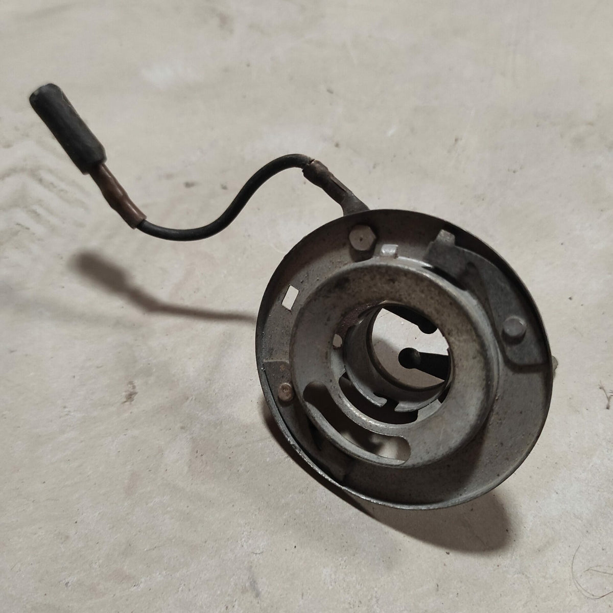 Support d'ampoule 6V ancien modèle