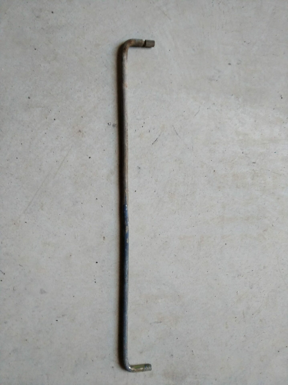 Tige de maintien de malle arrière coffre