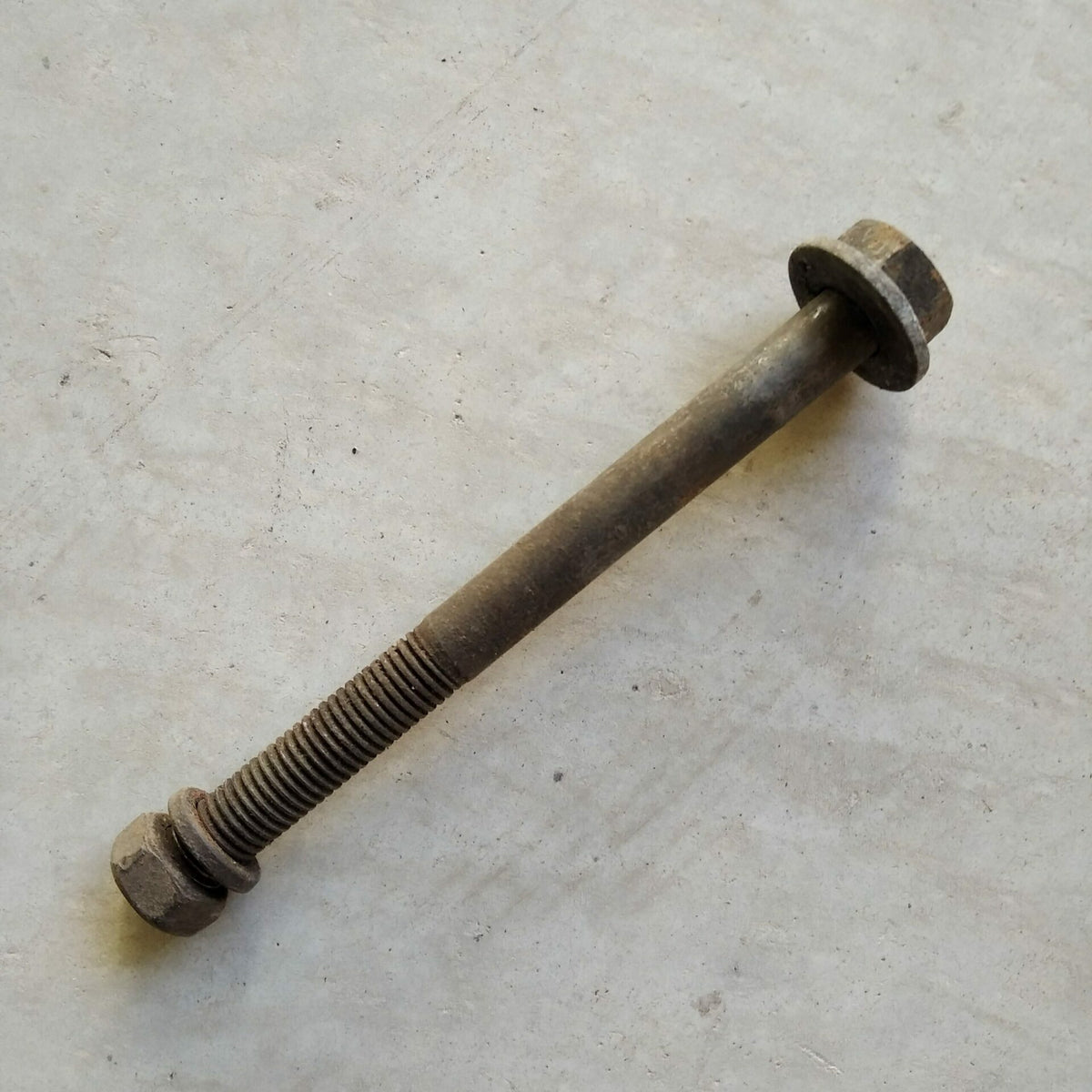 Vis et boulon de support alternateur