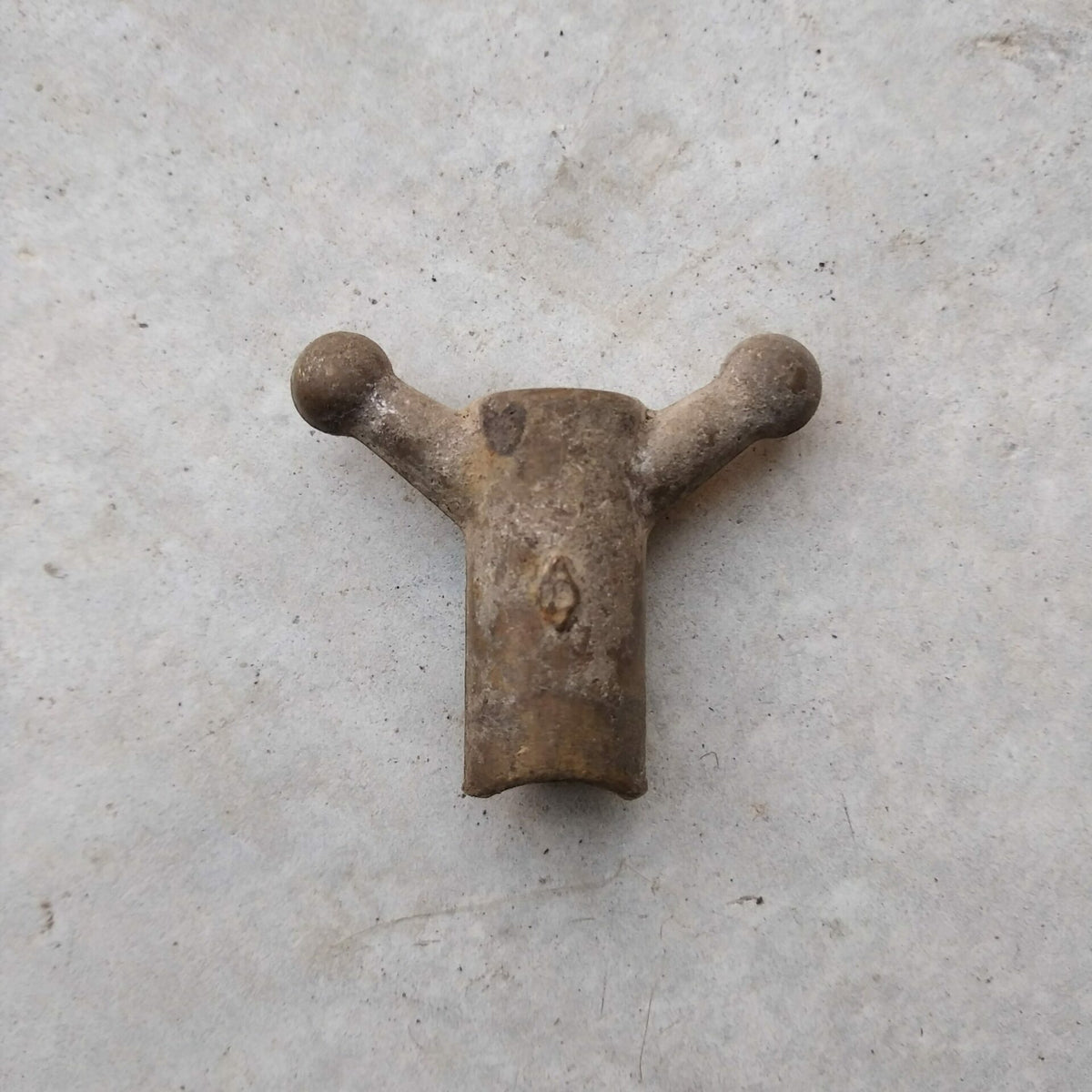 Vis papillon filetée pour câble de frein à main modèle tambour