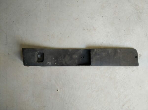Bandeau de porte plastique arrière gauche