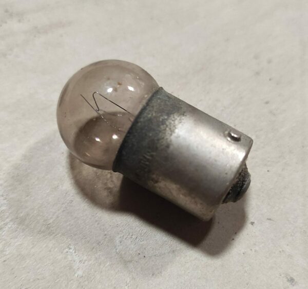 Ampoule blanche 12V culot 2 ergots 5W testée