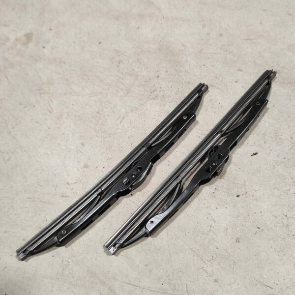 Paire de balais d'essuie glace 250mm NEUF