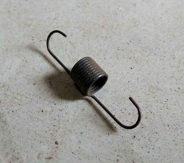 Ressort de tringle d'ouverture de porte avant